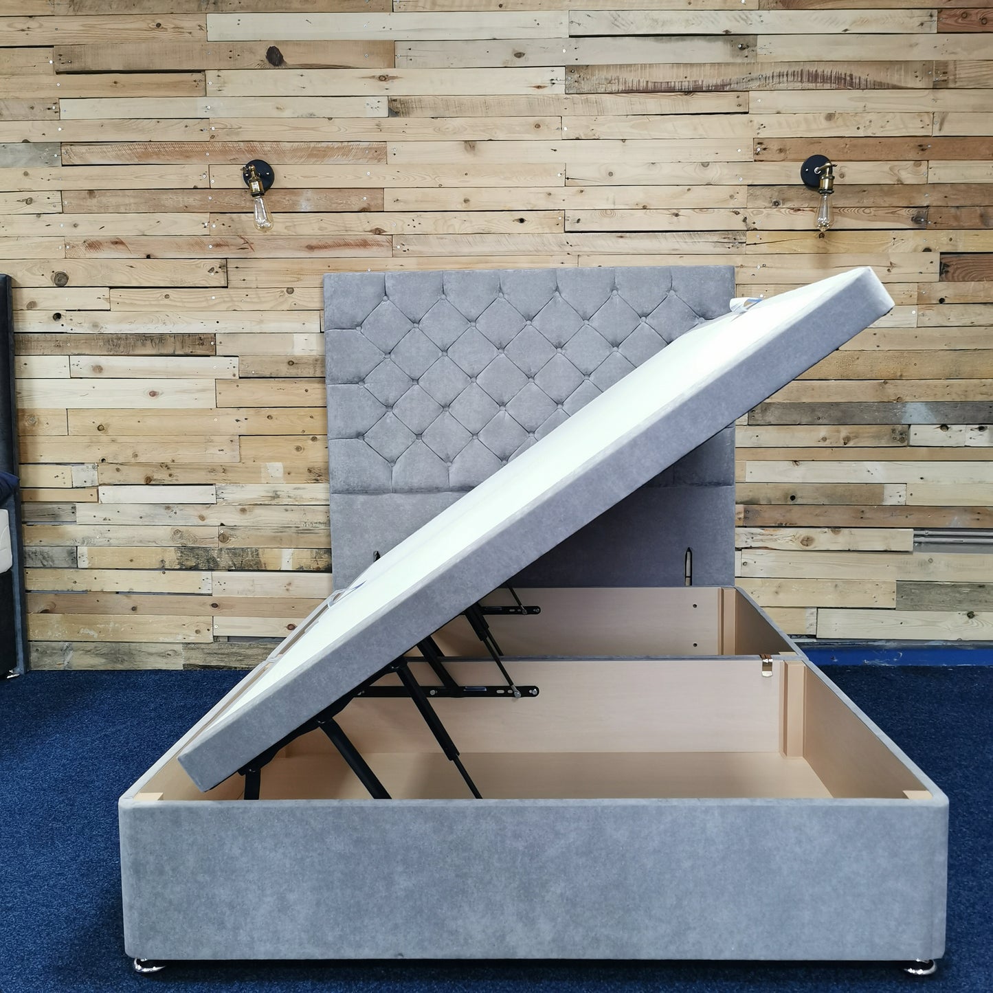 Monte Carlo Ottoman Storage Bed