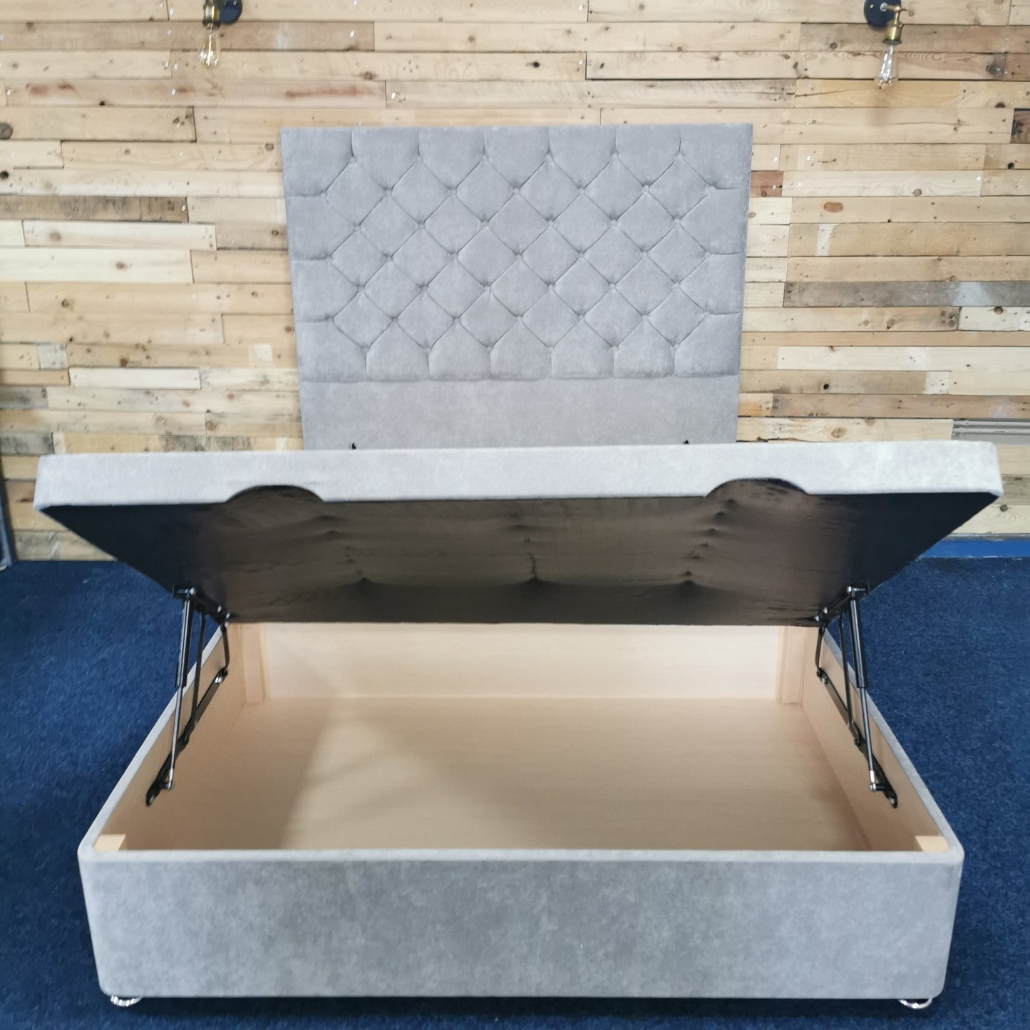 Monte Carlo Ottoman Storage Bed